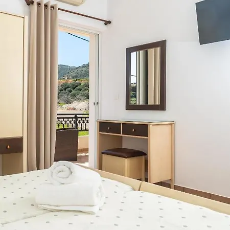 Bluewind Apartments - Near The Sea Kíssamos Dış mekan fotoğraf